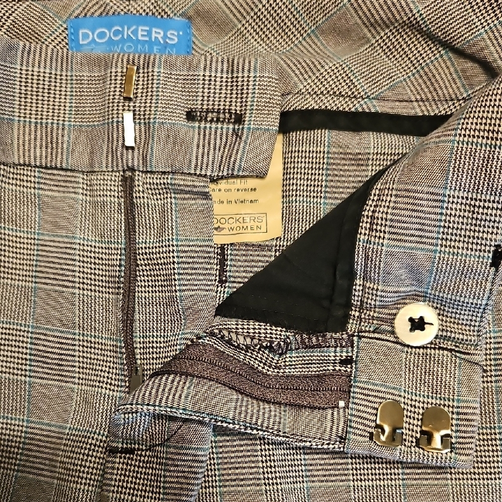 Dockers Women's Plaid Metro Pants - Picture 5 of 13